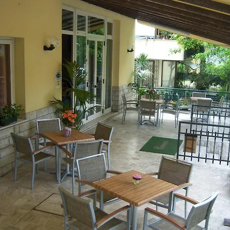 Hotell Cannes 2*