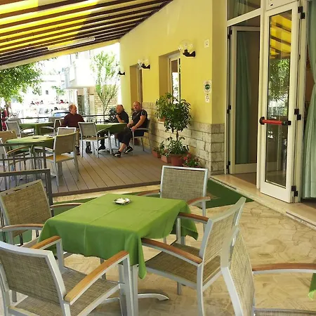 Cannes 2* Ρίμινι